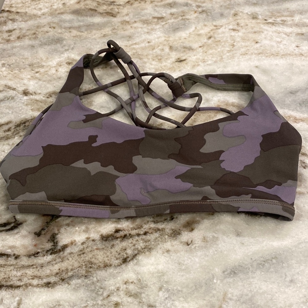 Free to be wild, Lululemon bra